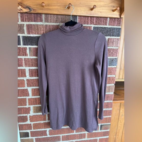 Wilfred free turtle neck.  Size small. - Picture 3 of 5